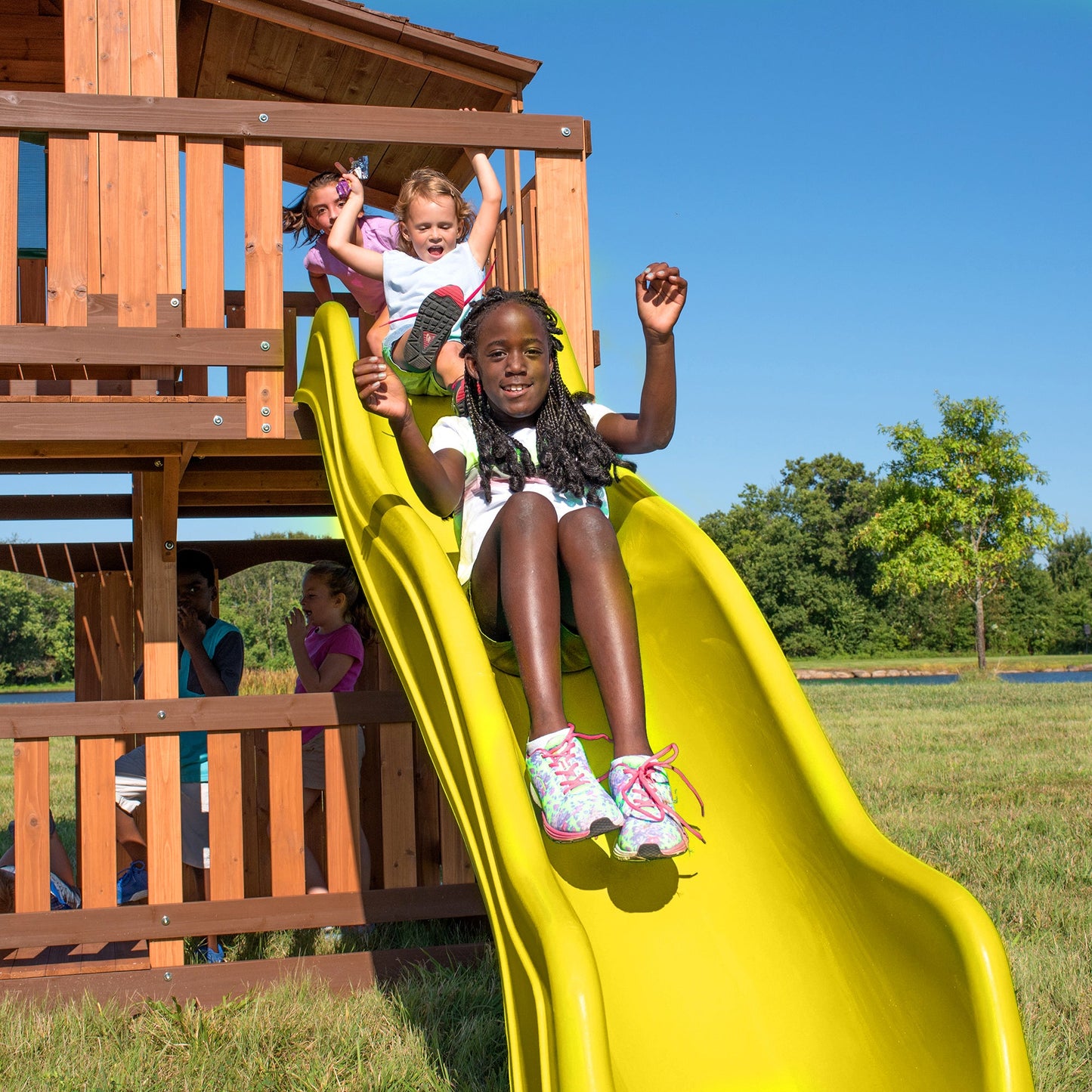 SpaVida Woodridge Elite Swing Set – Backyard Discovery