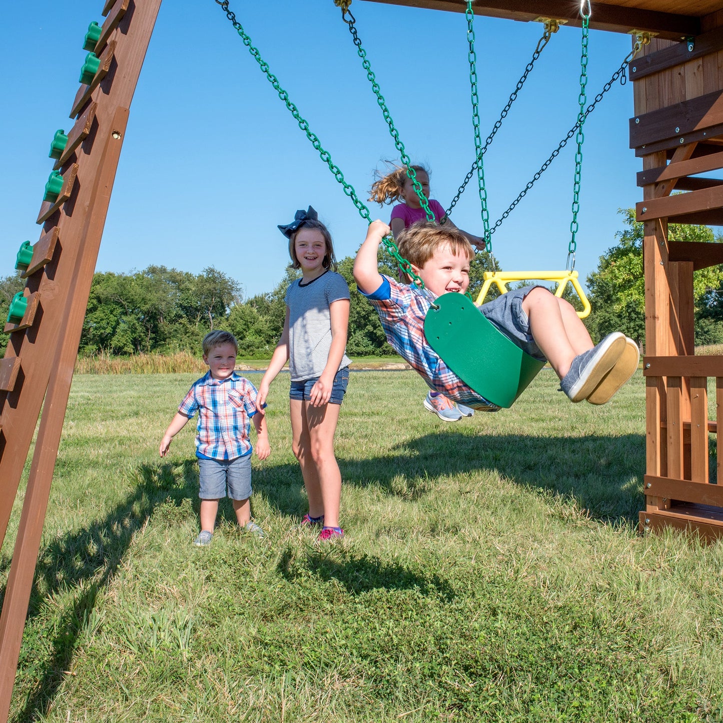 SpaVida Woodridge Elite Swing Set – Backyard Discovery