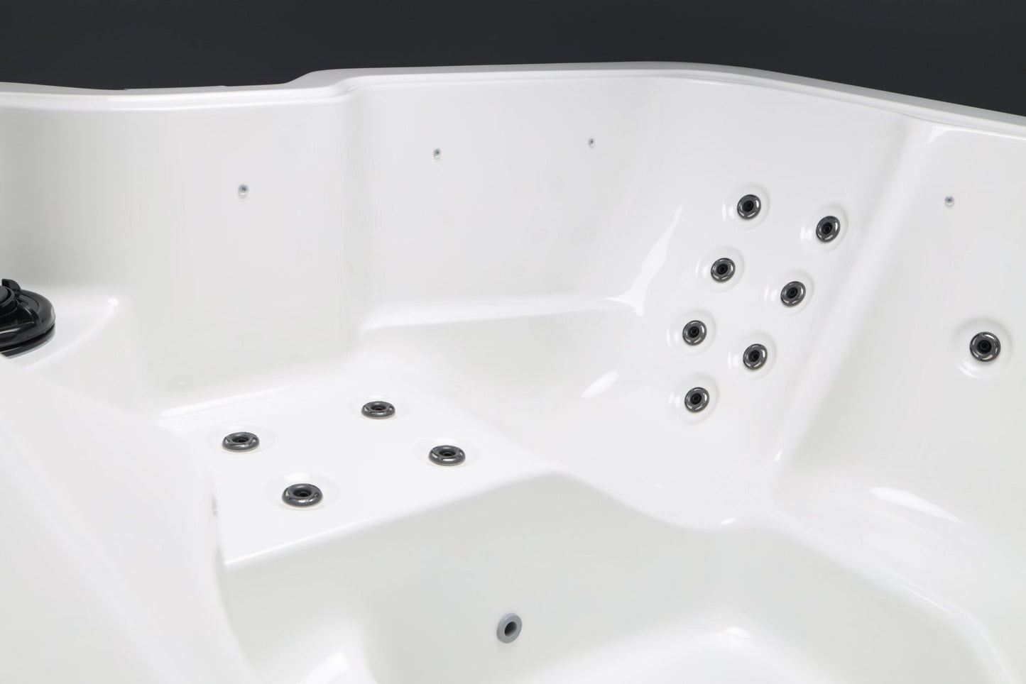 SpaVida Vellamo L Outdoor Hot Tub